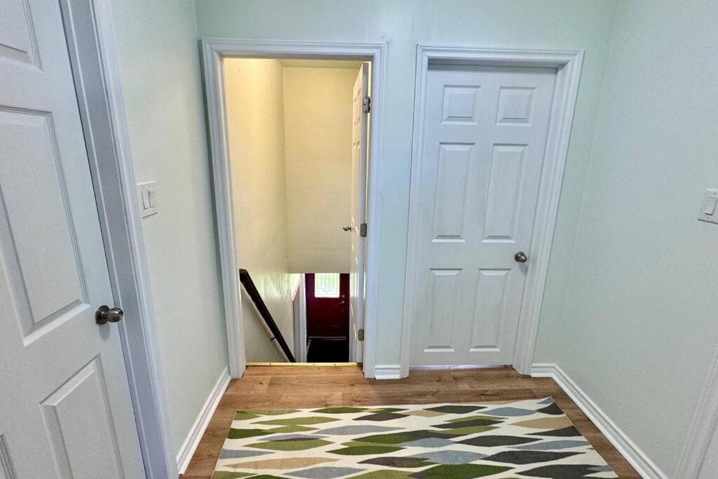 Near The Falls Two Bedroom - 5 Min Walk To Clifton Niagara-Fälle Exterior foto